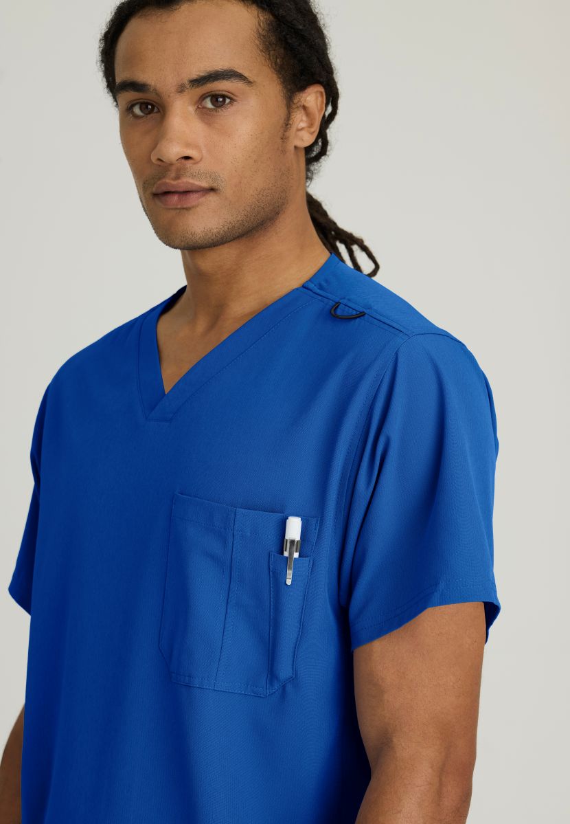 SKECHERS MALE STRUCTURE V-NECK TOP | New Royal