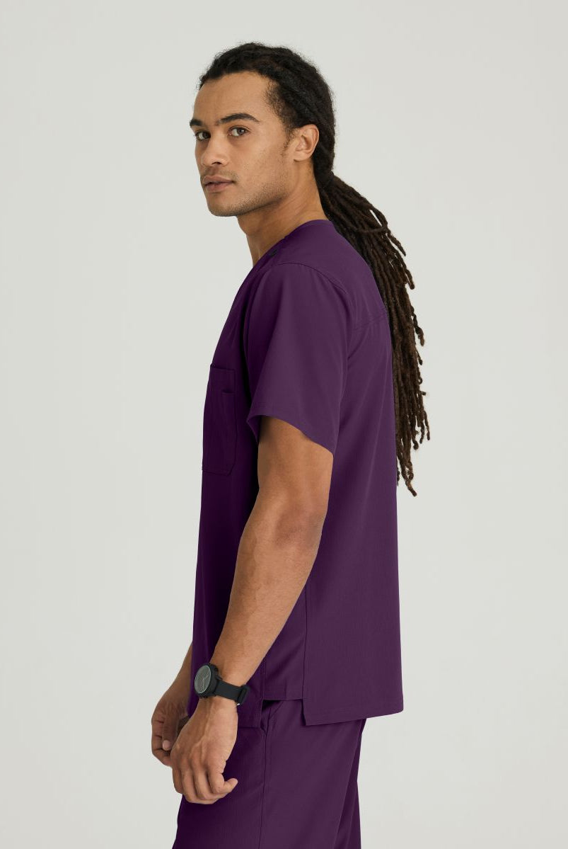 SKECHERS MALE STRUCTURE V-NECK TOP | Eggplant