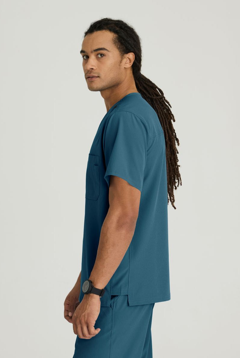 SKECHERS MALE STRUCTURE V-NECK TOP | Caribbean