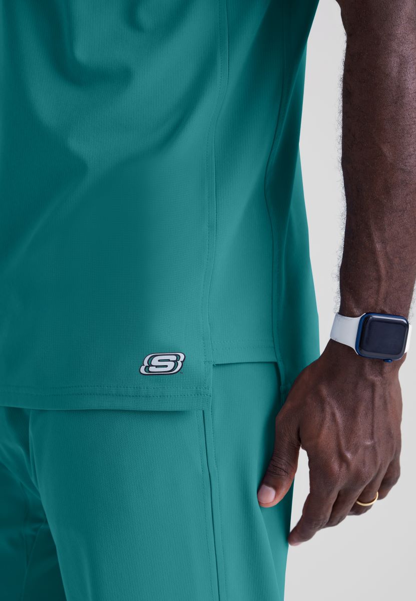 SKECHERS MALE STRUCTURE V-NECK TOP | Teal