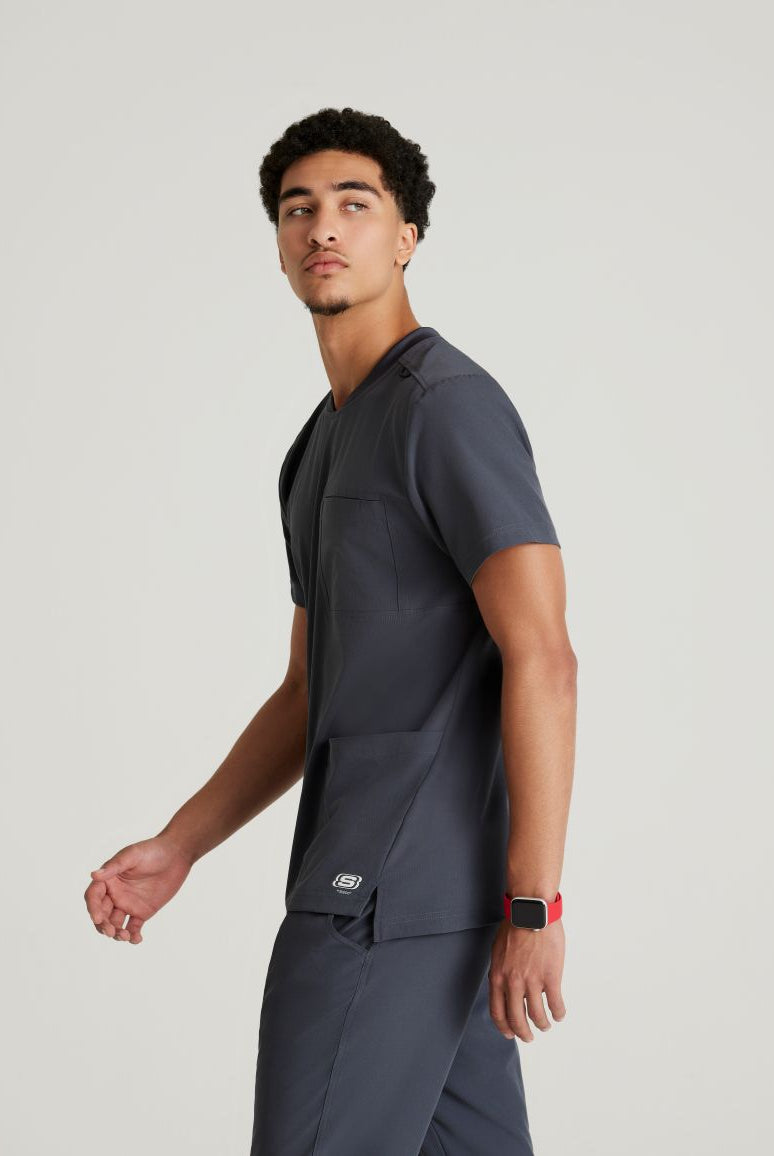 SKECHERS MALE THESIS THREE POCKET, ROUNDED NECKLINE SCRUB TOP | Pewter Grey