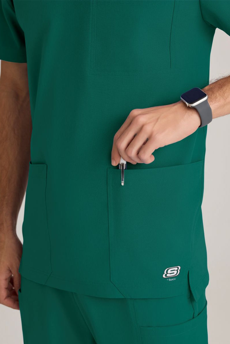 Skechers Thesis Three Pocket Rounded Neck Scrub Top | Hunter Green