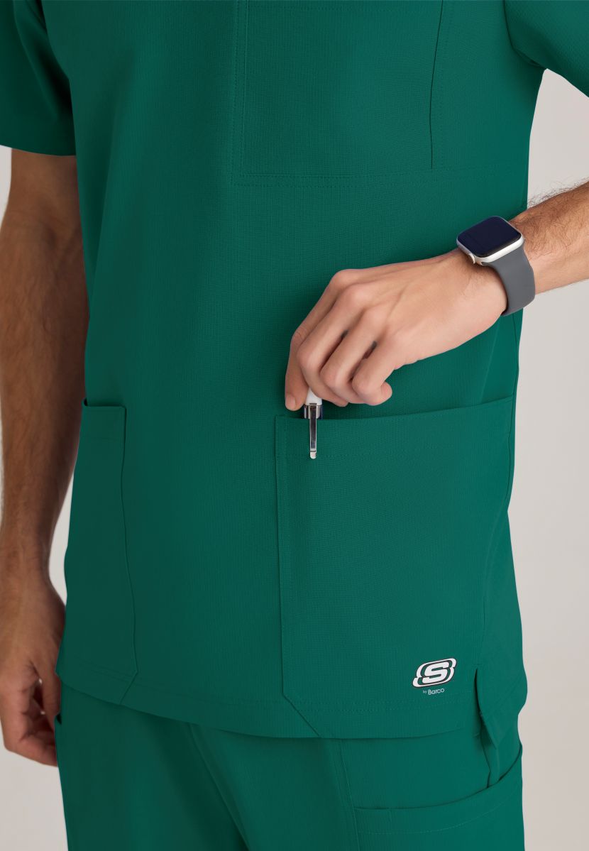 Skechers Thesis Three Pocket Rounded Neck Scrub Top | Hunter Green