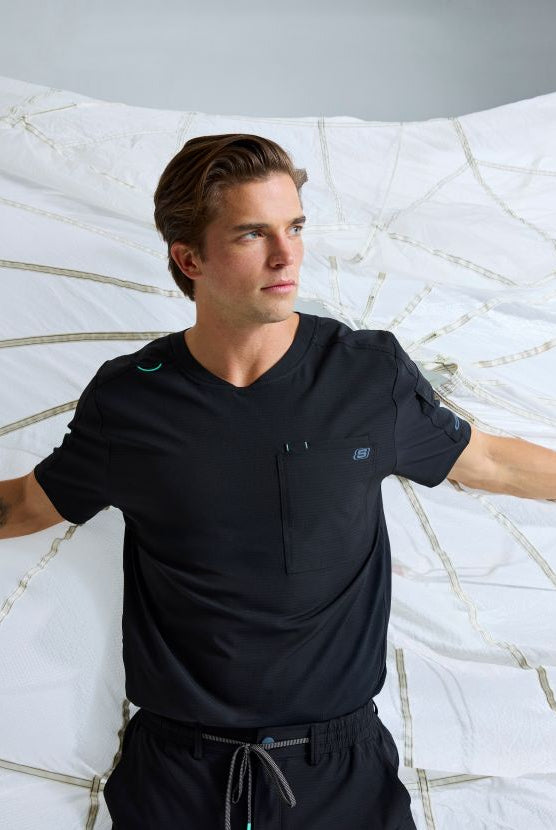 Skechers Station Men's 3 Pocket Round Neck High-Low Hem Top | BLACK