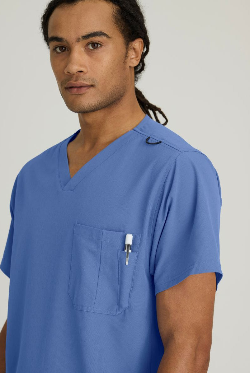 SKECHERS MALE STRUCTURE V-NECK TOP | TRUE CEIL