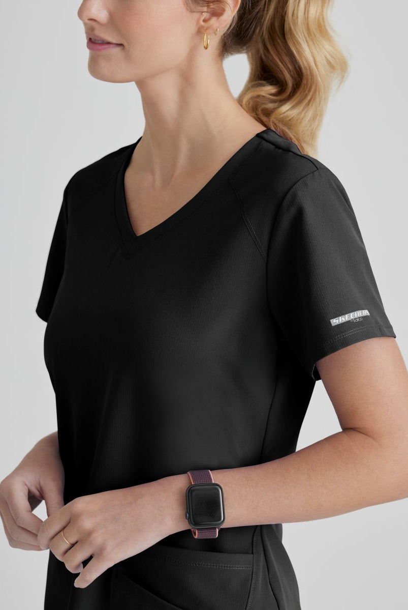 SKECHERS BREEZE 3-POCKET SHAPED HEM TOP | BLACK