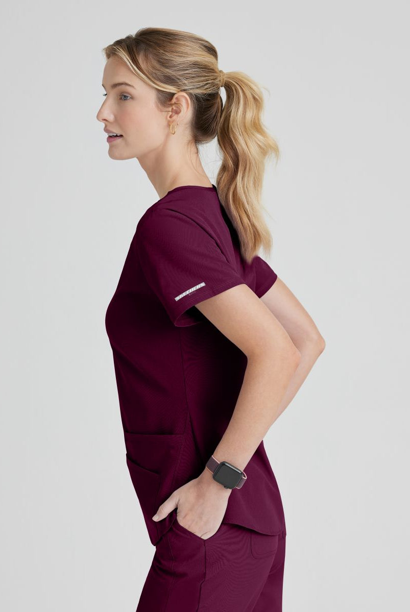 SKECHERS BREEZE 3-POCKET SHAPED HEM TOP | Wine