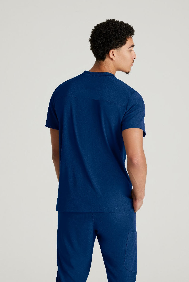SKECHERS MALE THESIS THREE POCKET, ROUNDED NECKLINE SCRUB TOP  | NAVY