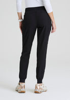 SKECHERS THEORY 4-POCKET WAISTBAND JOGGER PANTS  | BLACK