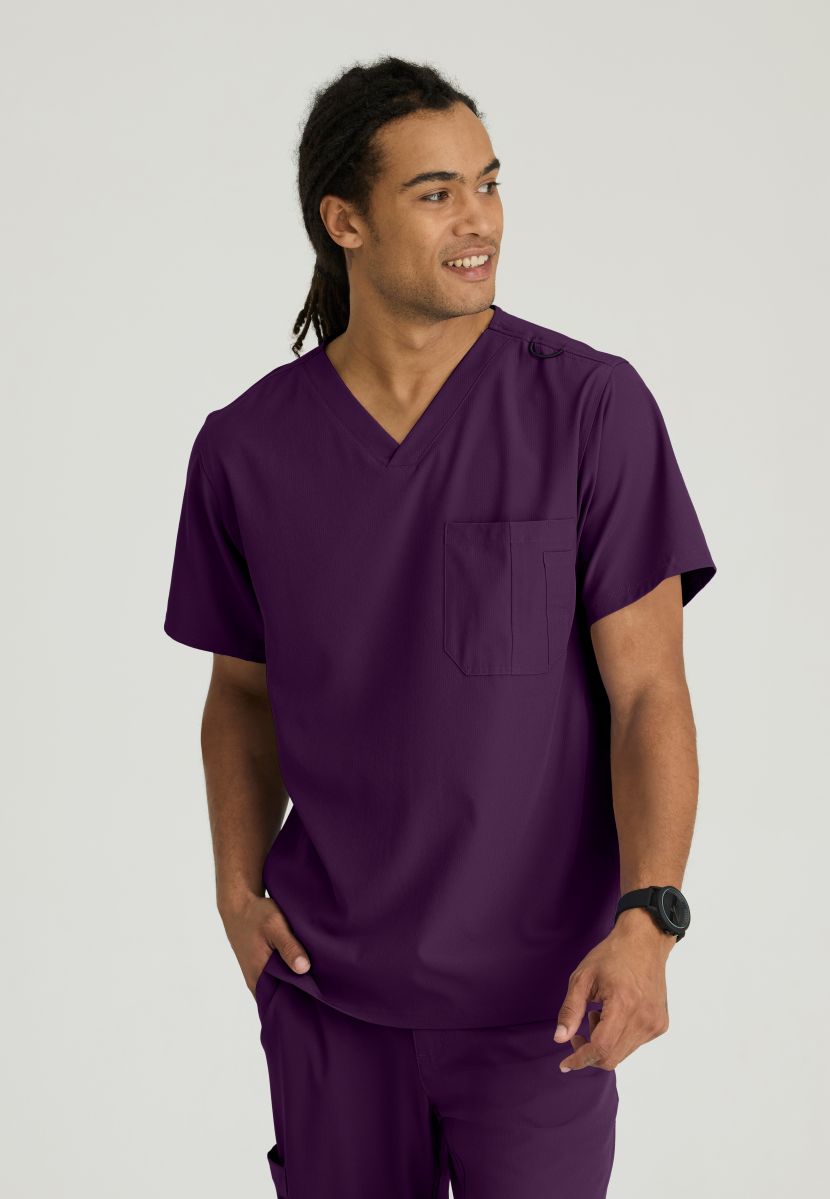 SKECHERS MALE STRUCTURE V-NECK TOP | Eggplant