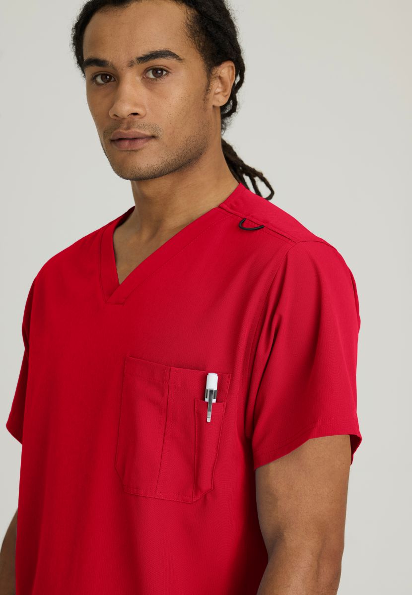 SKECHERS MALE STRUCTURE V-NECK TOP | RED