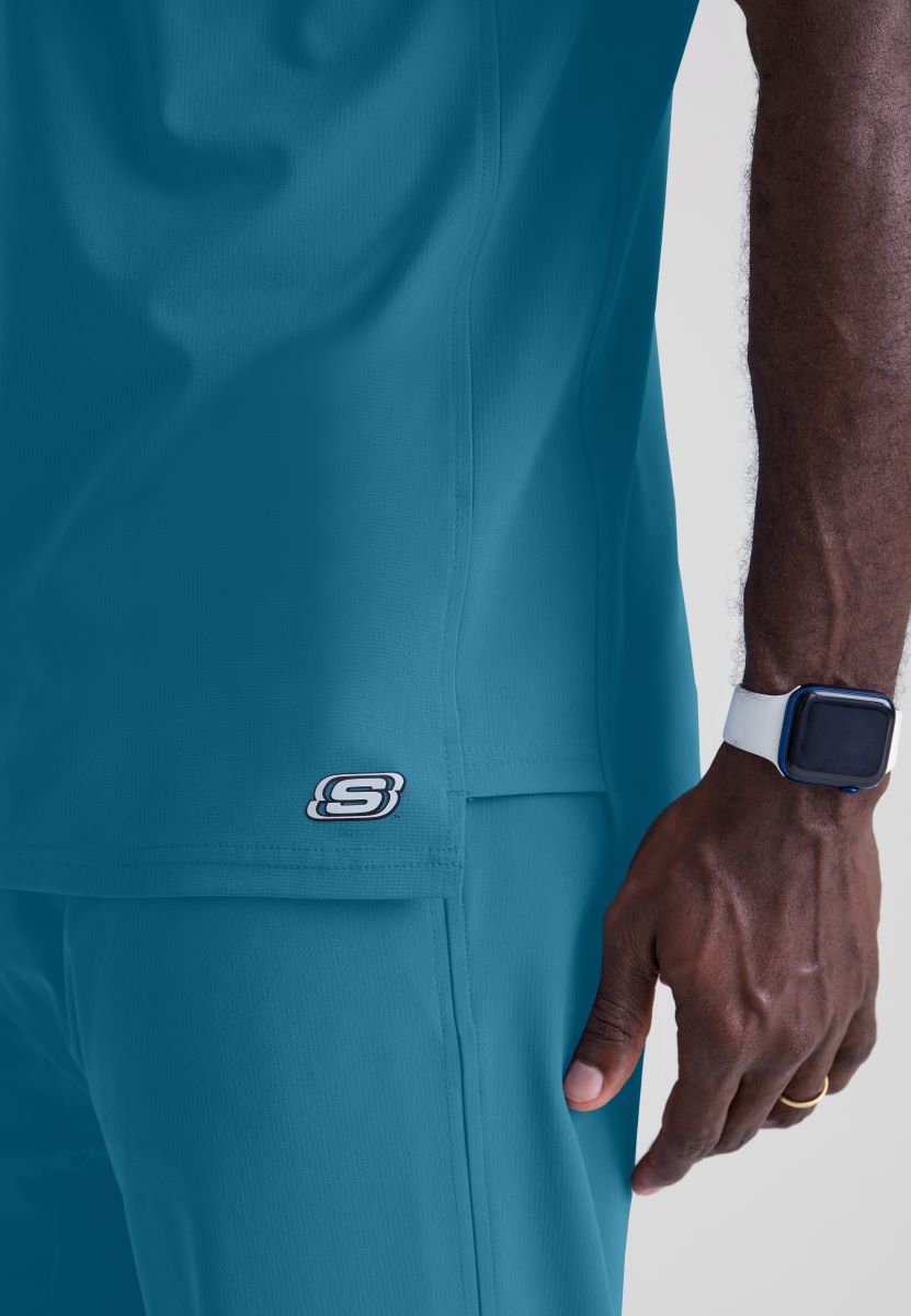 SKECHERS MALE STRUCTURE V-NECK TOP | Bahama / Caribbean