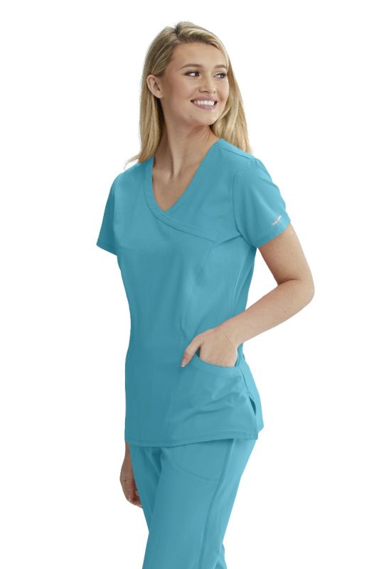 Medical Scrubs vs. Nursing Scrubs: What's the Difference? – Fit Right  Medical Scrubs